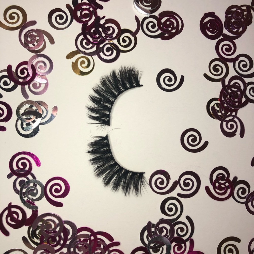 “ATLANTA” 3D LASHES 🤩 - Picture 3 of 3